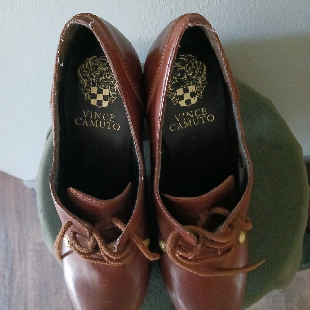 Shoes - Picture 5 of 8